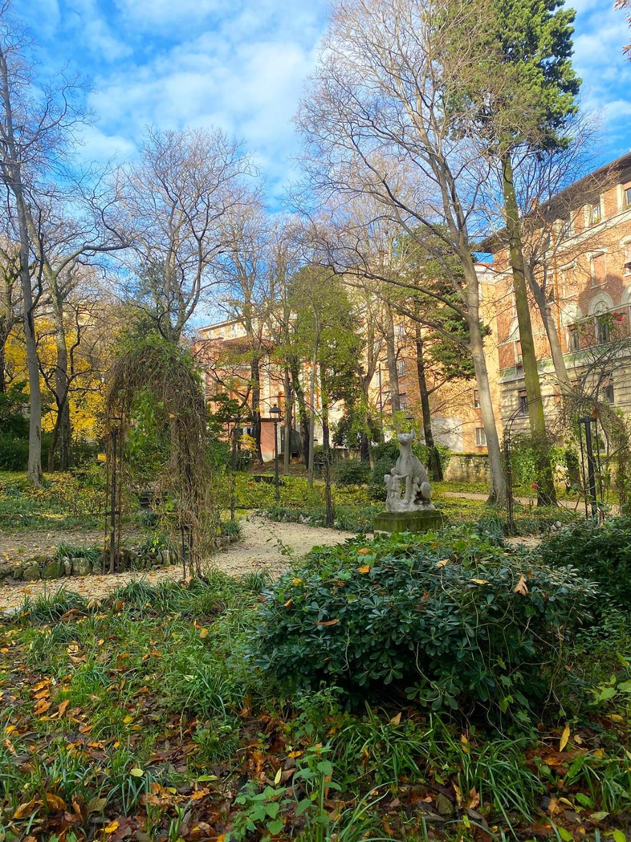 Blucavana, Casa Vacanze In Centro A Terst Exteriér fotografie